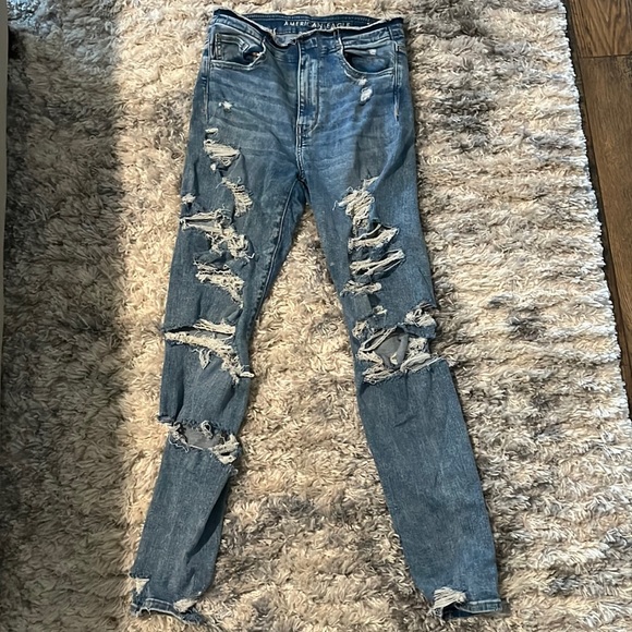 American Eagle Outfitters Denim - Light Blue American Eagle ripped jeans